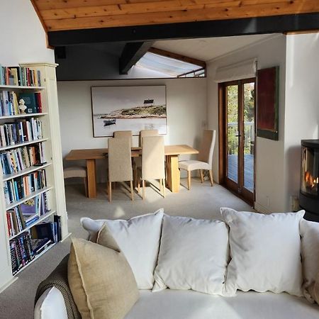 The Black Chalet Уитианга Екстериор снимка